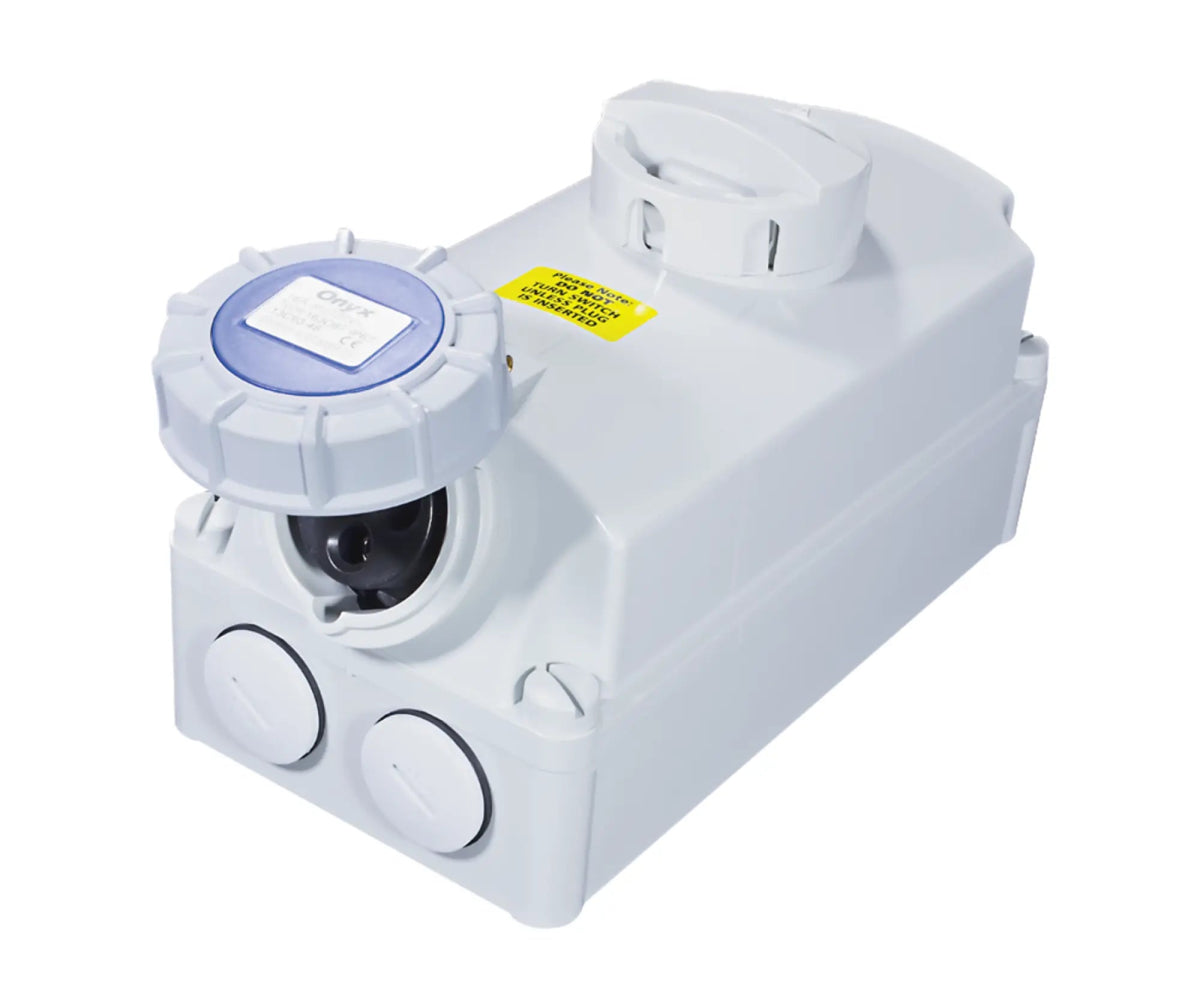 16A IP67 Switched Socket With Interlock Surface Mount - ONESTO - Standard Lighting