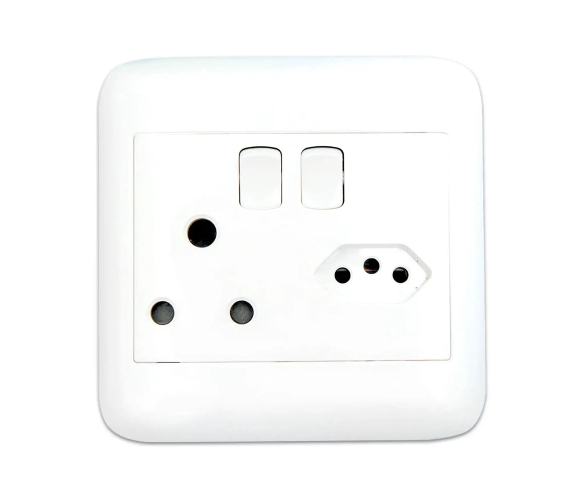 Oracle 4x4 Single + New ZA Switched Socket - ONESTO - Standard Lighting