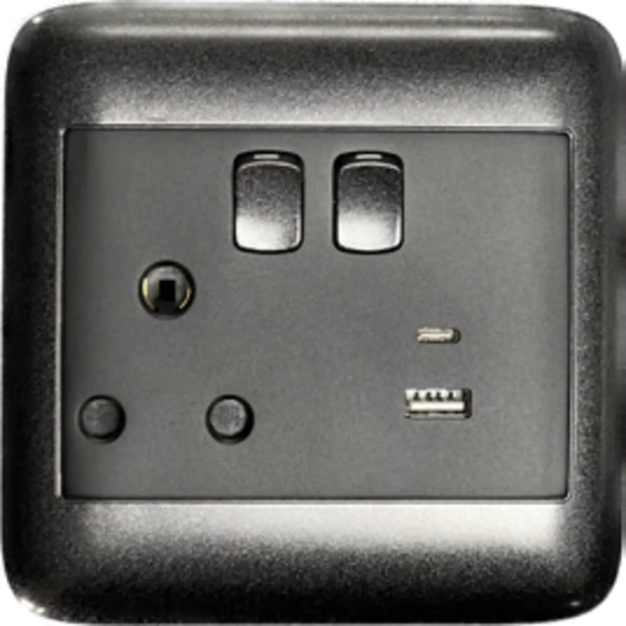 Oracle 4x4 Single Switched Socket + 1 x USB A + 1 x USB C, Black - ONESTO - Standard Lighting